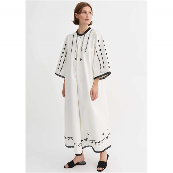 Skall Studio Freya Kjole, Silenced White/Black